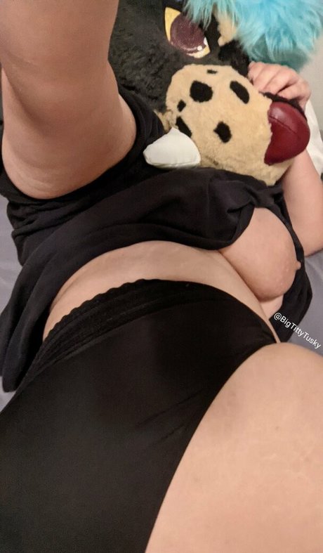 bigtittytusky sex star photo
