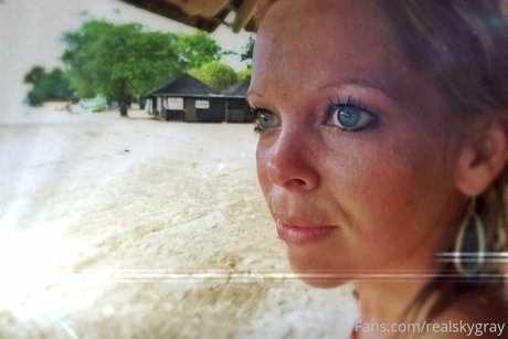 realskygray model top pic