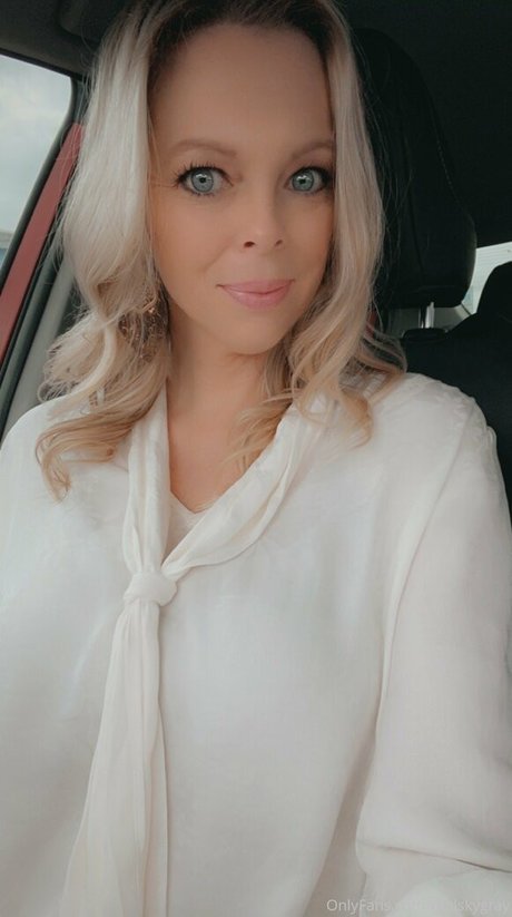 realskygray nude actress pictures