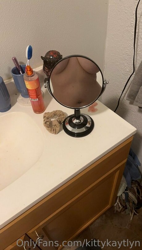 kittykaytlyn high quality pornstar photo
