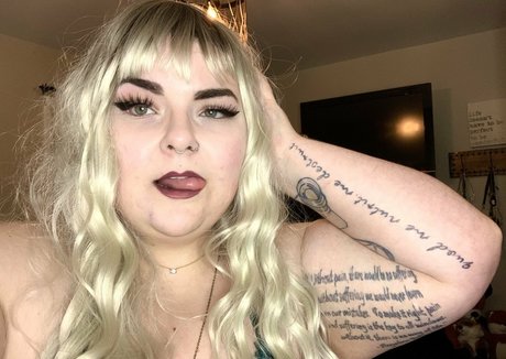 maisonfoxqueen model erotic gallery