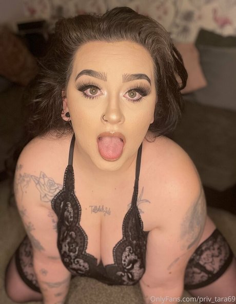 priv tara69 erotic model photo