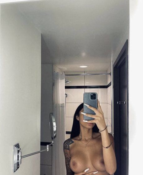 notyans star erotic photos