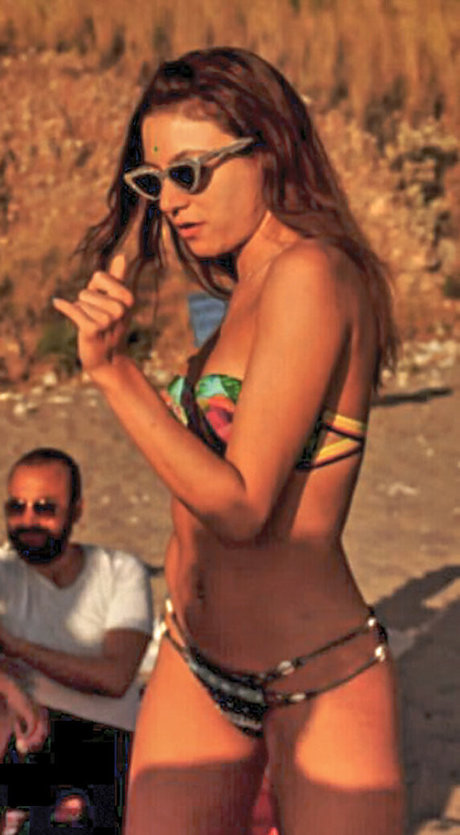 sexy blonde onlyfans top picture