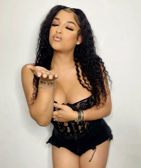 Gabbyamourr pornstar erotic pics