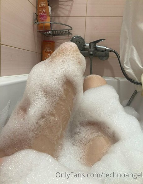 technoangel naked pornstar pic