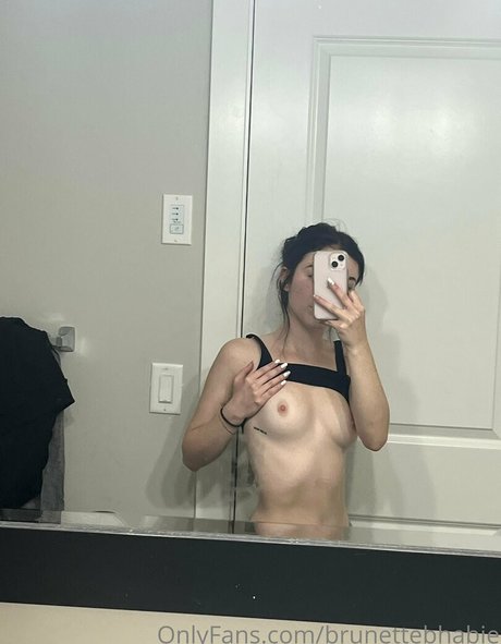 Brunettebhabie free pornstar pic