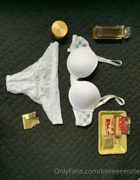 Brunettebhabie art model photo