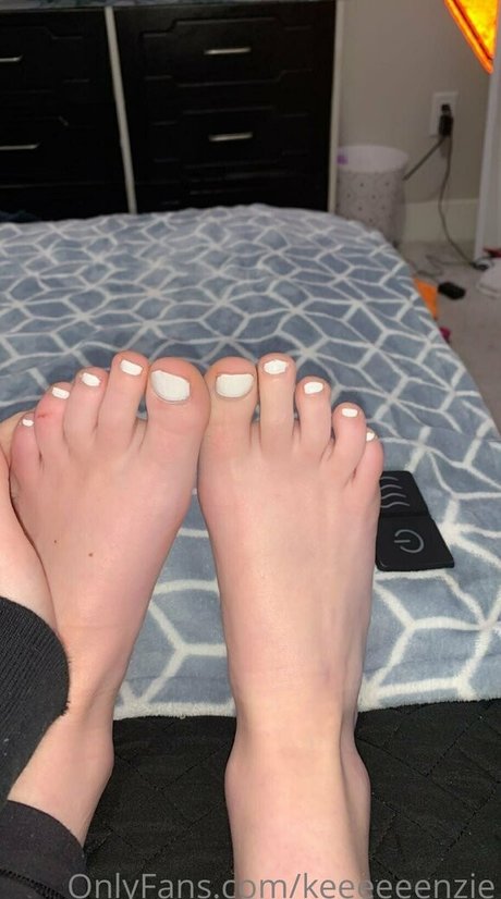 Brunettebhabie erotic model image