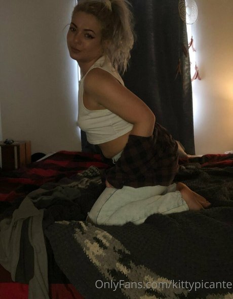 oliviathenorth pornstar nude galleries