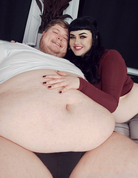 witchandhansel naked star img