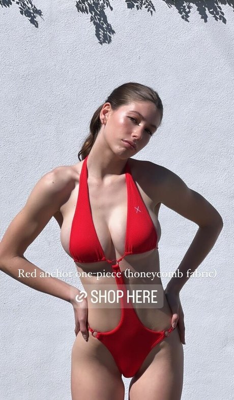 BoutineLA naked star pics