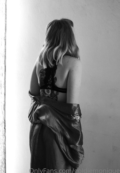 goldiemonique porn model gallery