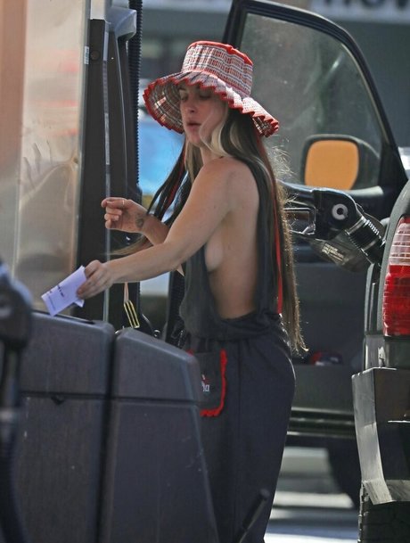 Scout Willis hot model images