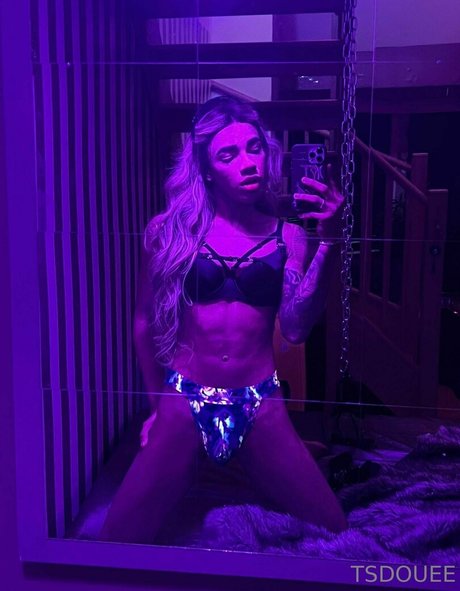 tsdouee ofc model nude pics