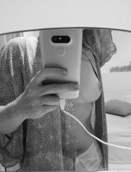 anjasia pornstar high quality images