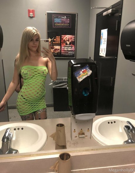 meganholly00 pornstar perfect photo