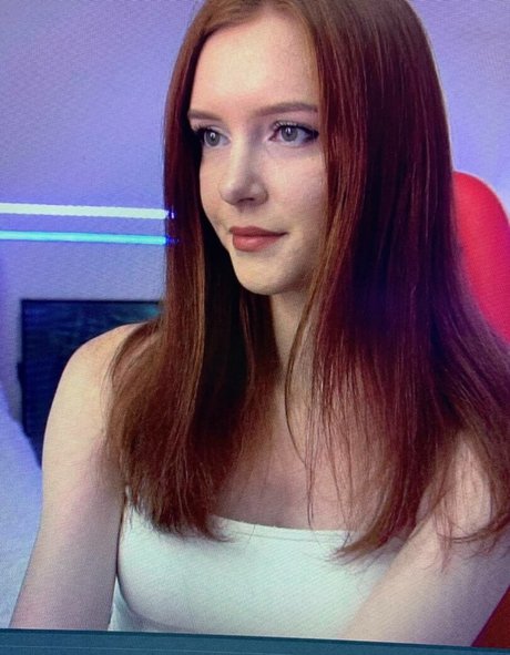 foxperryunofficial high quality actress images