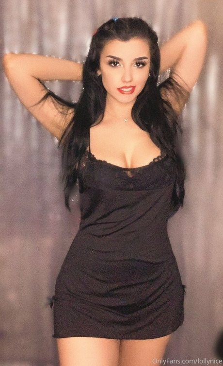 female influencer onlyfans beautiful image