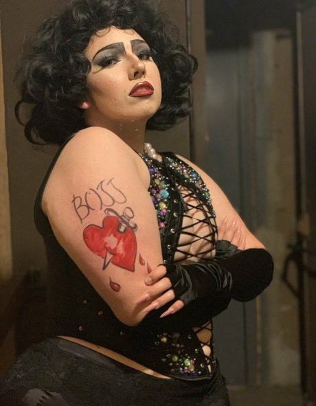 pixiechickxoxo erotic model picture