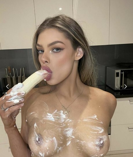 Moodybimbo pretty model galleries