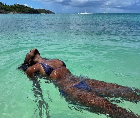 Dina Asher Smith model nude pictures