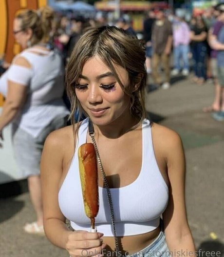 stormiskiesfreee pornstar pretty images