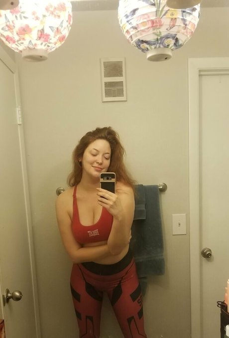 kellykirstein art star photos