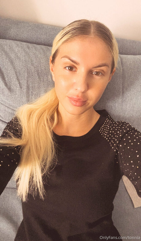 tonnia pornstar high quality img