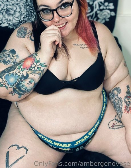 ambergenovese model naked pictures