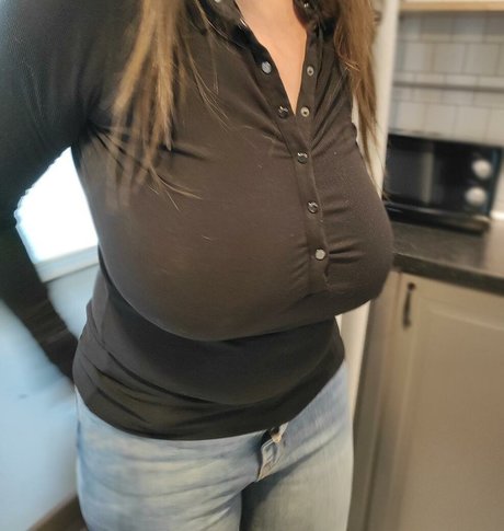 Maria Marine model beautiful img