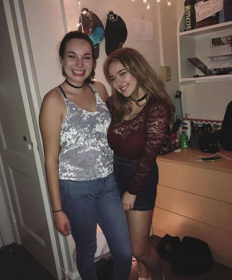 Julia F exclusive model pic