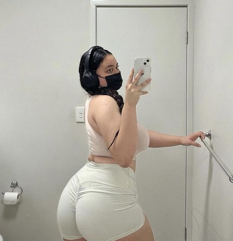 Carragh sex model photo