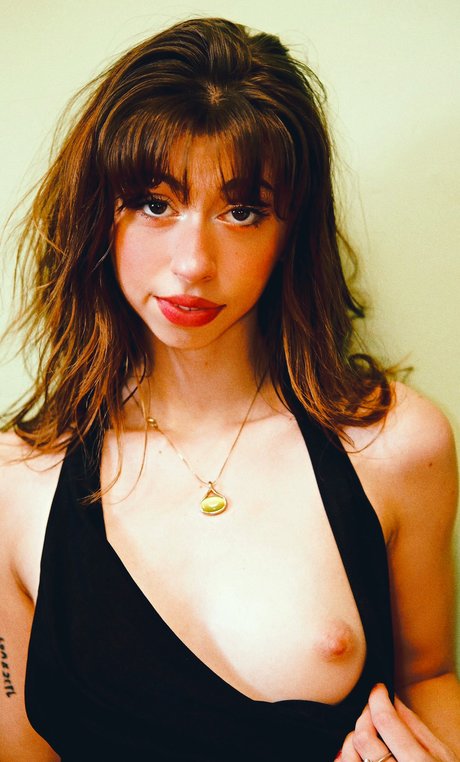 gigi belle nudes model galleries