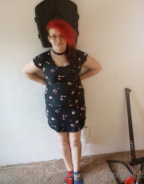 bubblyfangz pretty model photo