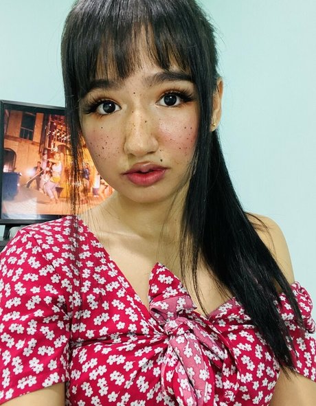 ooficialanie free actress picture