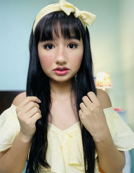 ooficialanie model sexy pictures