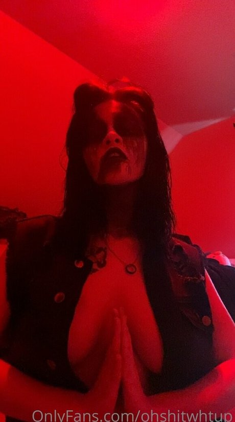ohshitwhtup star nude photo