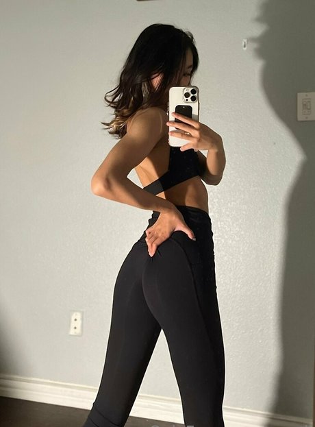 xoeyli model hot archive