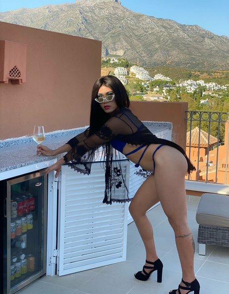 lilyuw888 model naked photo