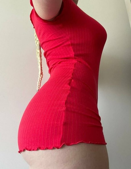 saskiastrips xxx star photos