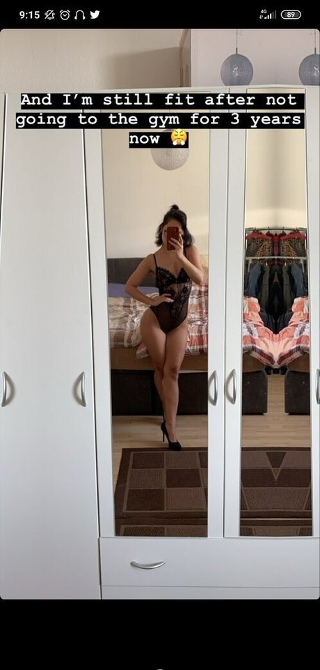 aestheticnsfwvibes pornographic model pic