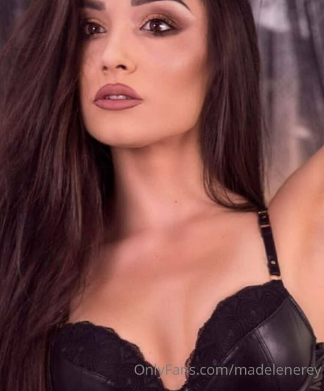 MadeleneRey naked star pics