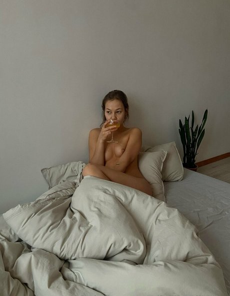 naturalbeibe sexy actress pics