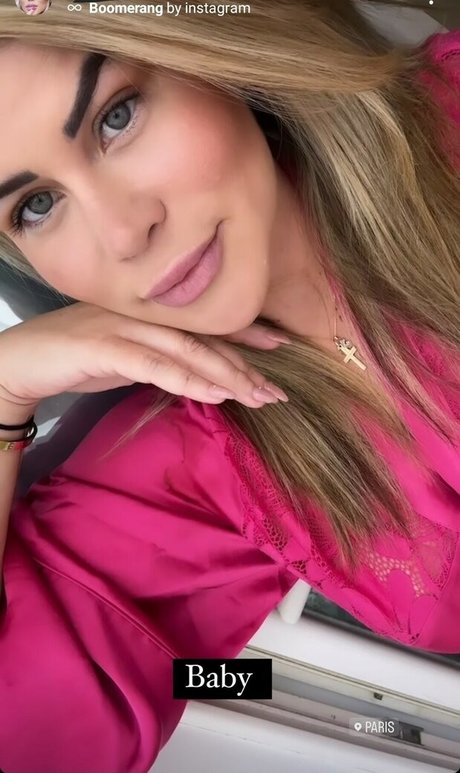 Tais Lambertini sexy model gallery