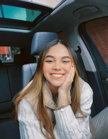 murillodaza model top pic