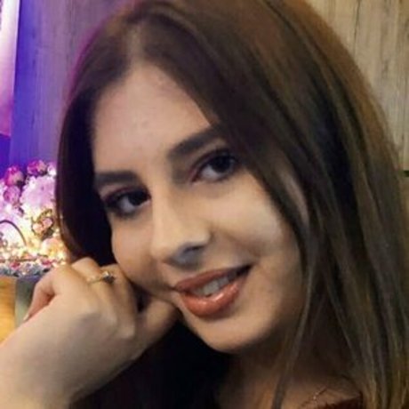 sonia 1999 model pornographic photos