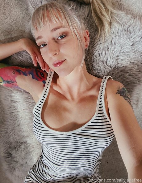 sallyskinkyside pretty actress picture