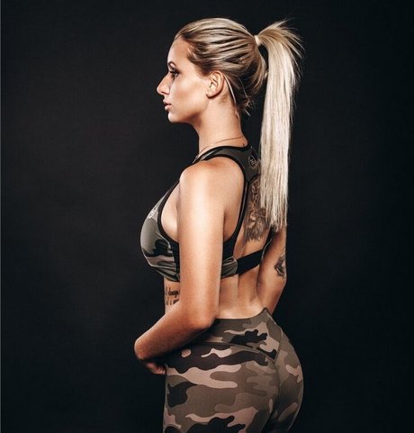 Carina Spack porn model picture