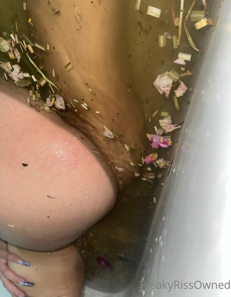 freakyriss model sexy archive